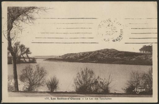 Le lac de Tanchet : femmes avec leurs bébés (vues 10 et 11), pêche à la senne (vues 12 et 13), voiliers (vue 14).